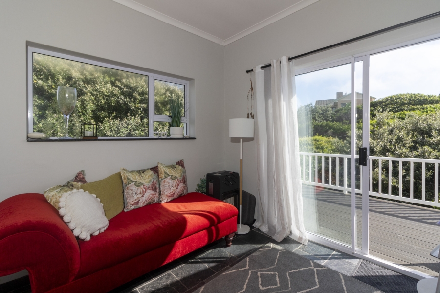 5 Bedroom Property for Sale in West Beach Eastern Cape